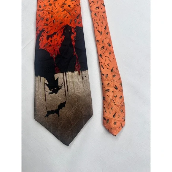 Seasonal Concepts by MMG‎ Hallmark Halloween Cats Bats Moon Silk Tie - Picture 5 of 8